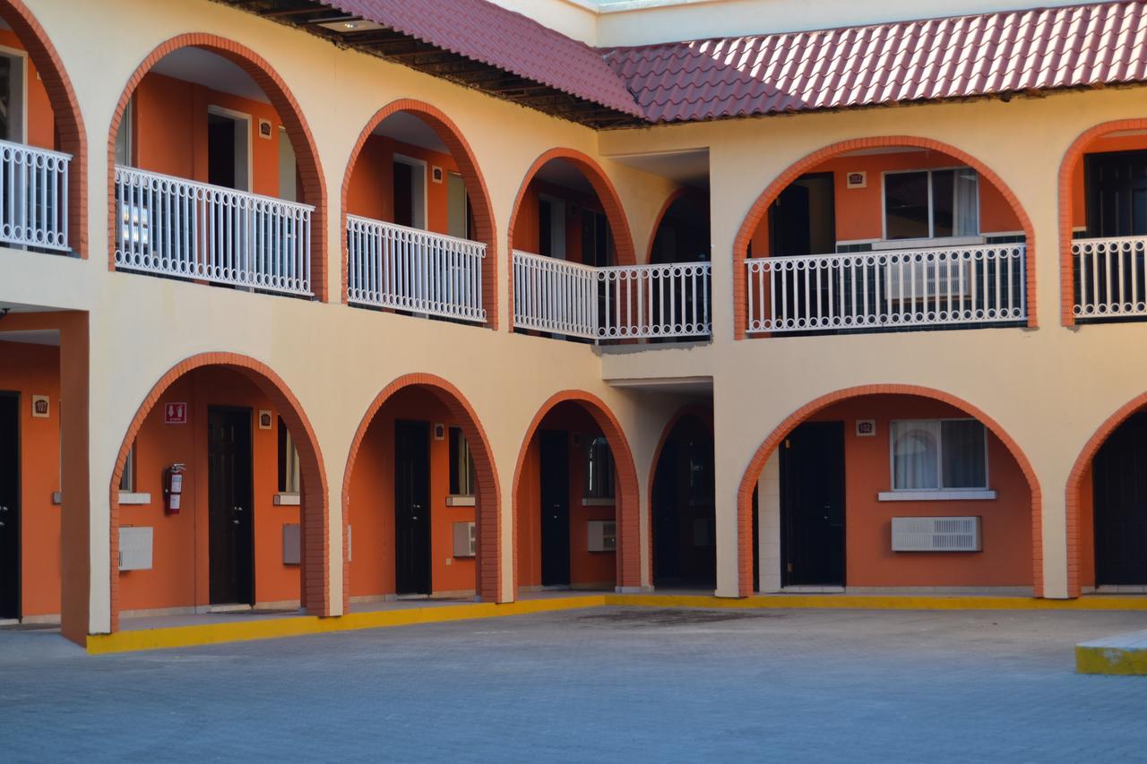 Las Torres Hotel Мехикали Екстериор снимка