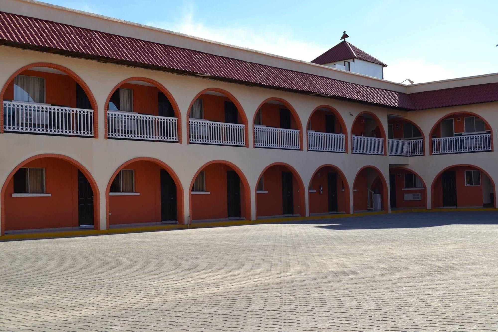 Las Torres Hotel Мехикали Екстериор снимка